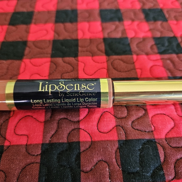 Senegence Lipsense liquid lip color - Picture 4 of 4
